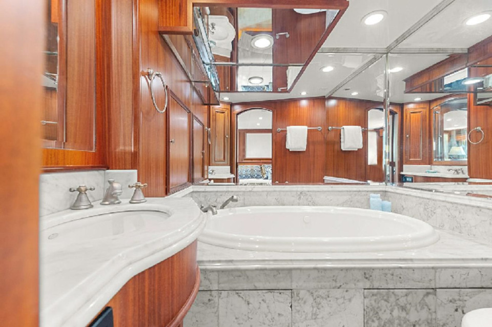 M/Y SEAS TO SEE Yacht #14