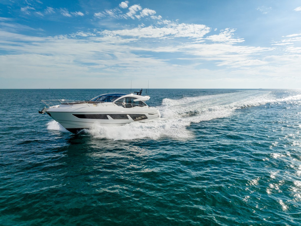 M/Y 2022 SUNSEEKER PREDATOR 74 Yacht #3