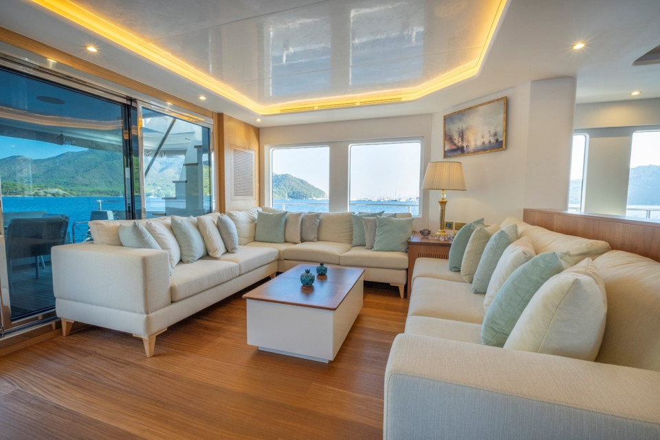 M/Y 85' SEMI DISPLACEMENT TRAWLER Yacht #8