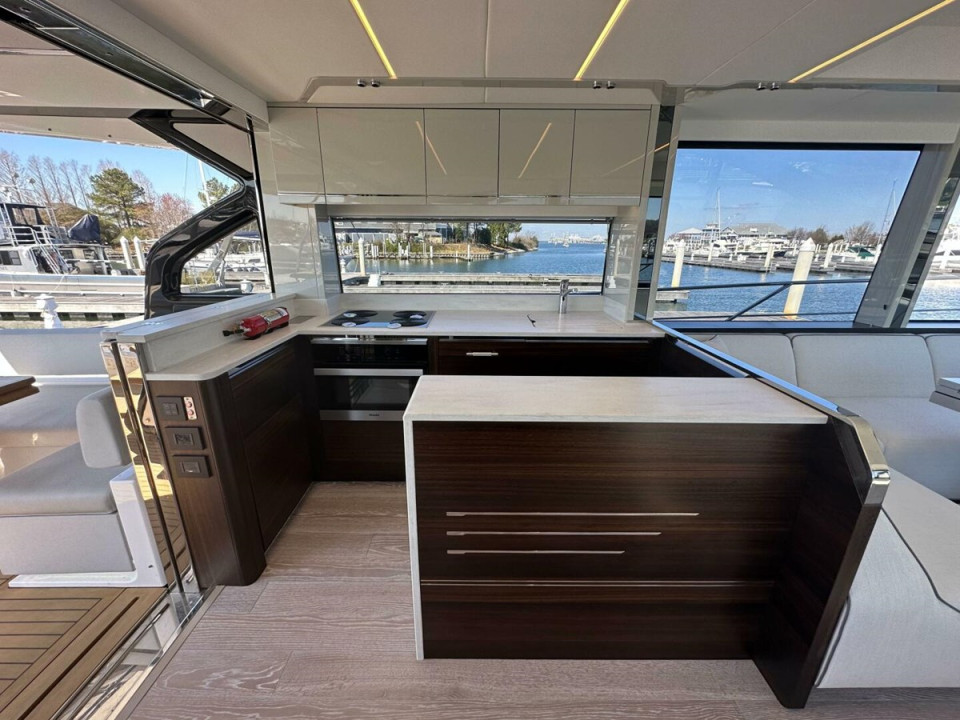 M/Y 65 SPORT YACHT Yacht #11