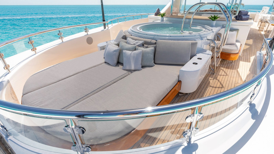 M/Y HOSPITALITY Yacht #13