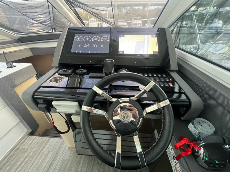 M/Y IMPULSIVE DECISION  Yacht #15