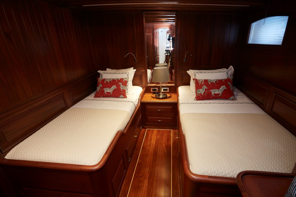 S/Y WHITE WINGS Yacht #10