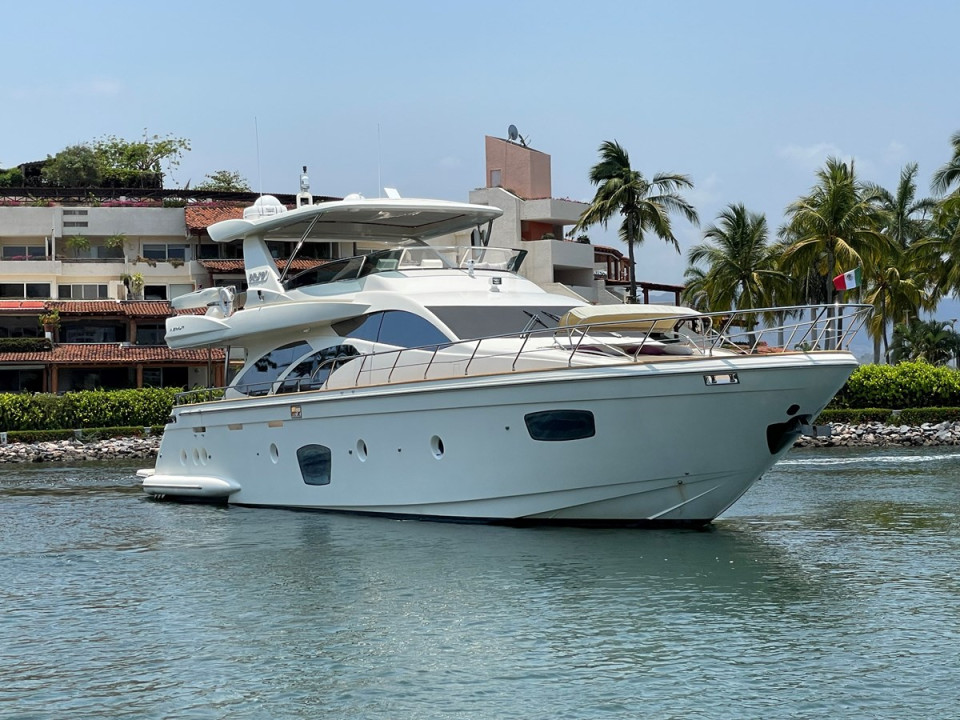 M/Y 2008 AZIMUT 75 FLY @ IXTAPA ZIHUATANEJO Yacht #2