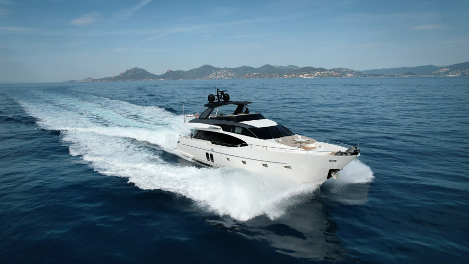 M/Y ELLIE JAMES Yacht #3