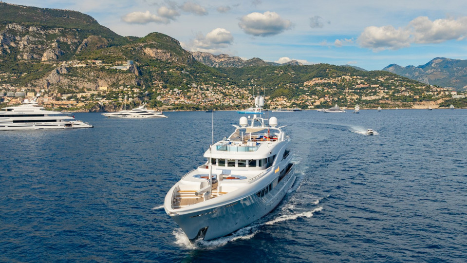 M/Y LATITUDE Yacht #5
