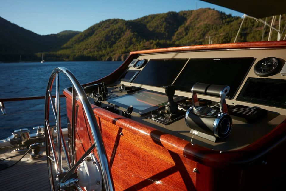 S/Y WHITE WINGS Yacht #4