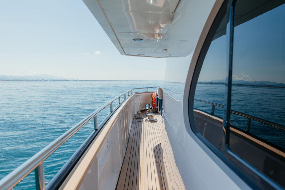 M/Y LADY IN BLUE Yacht #13