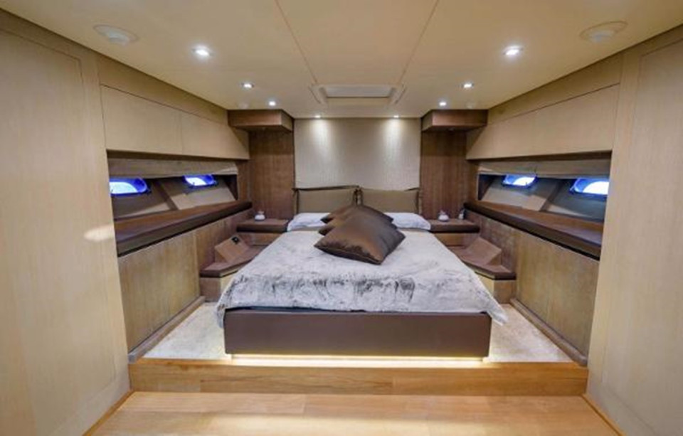 M/Y @LAST Yacht #11