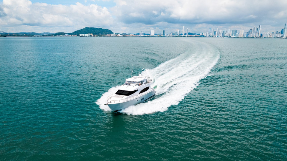 M/Y HATTERAS 80 Yacht #2