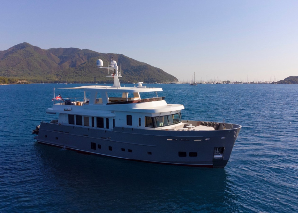 M/Y 85' SEMI DISPLACEMENT TRAWLER Yacht #4