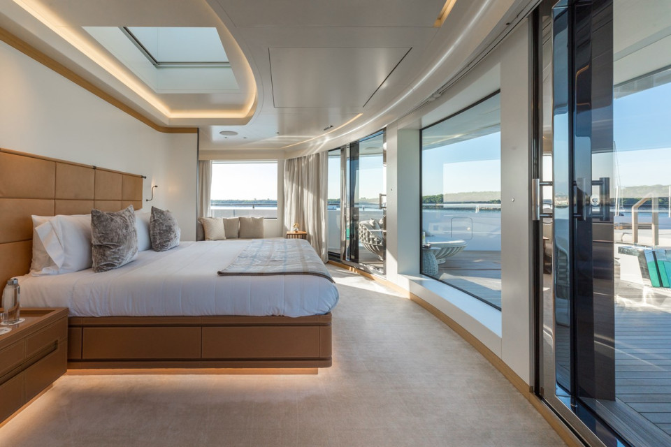 M/Y ALCHEMIST Yacht #10