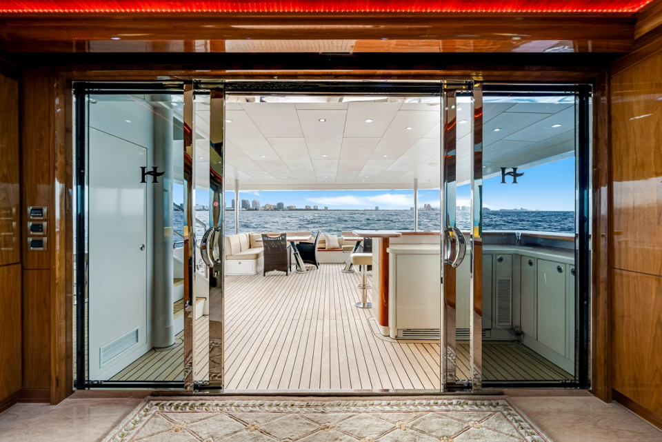 M/Y MESMERIZE Yacht #12