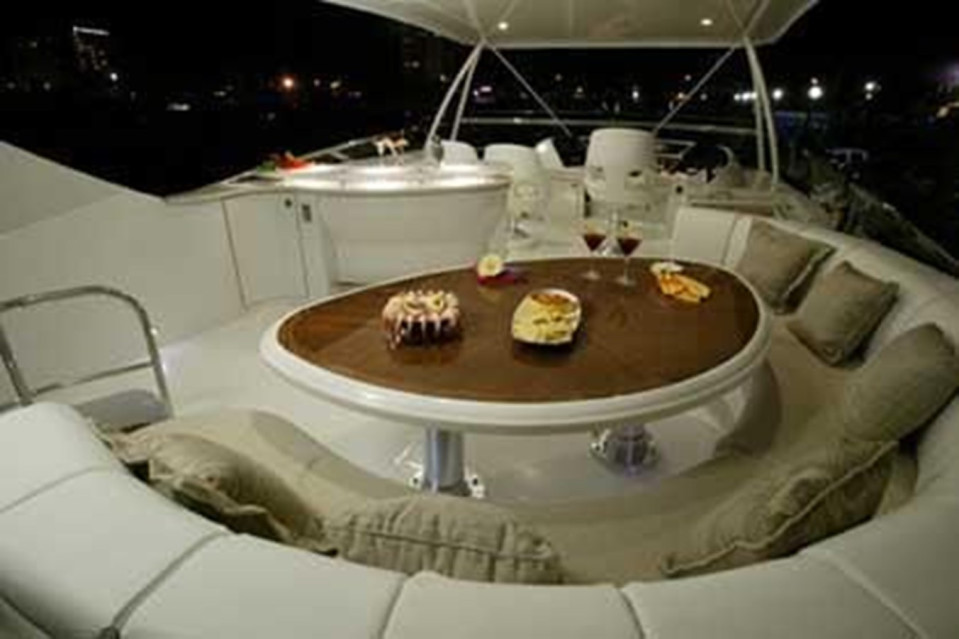 M/Y 2004 MARQUIS 65 Yacht #3