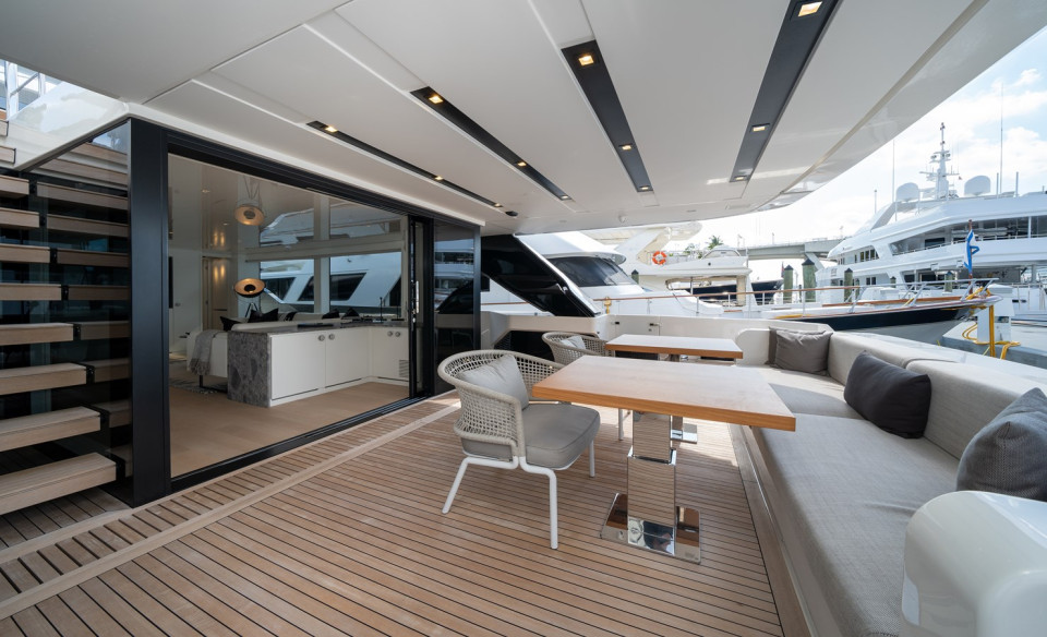M/Y SL96A/764 Yacht #11