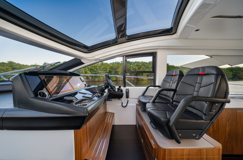 M/Y SUNSEEKER 55 PREDATOR Yacht #15