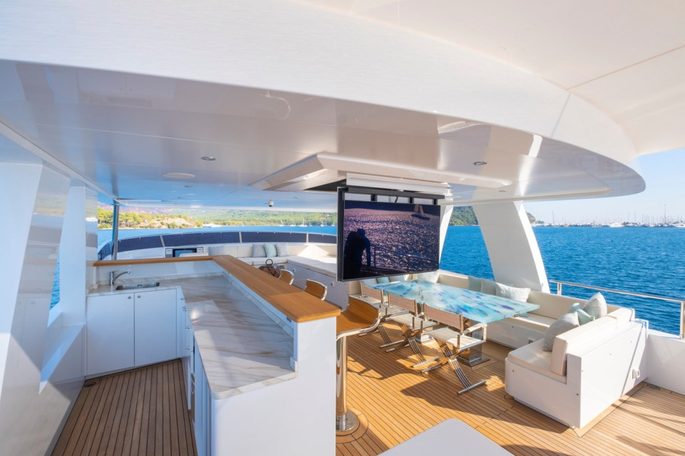 M/Y 85' SEMI DISPLACEMENT TRAWLER Yacht #15