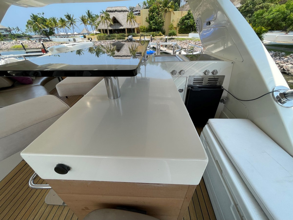 M/Y 2008 AZIMUT 75 FLY @ IXTAPA ZIHUATANEJO Yacht #9