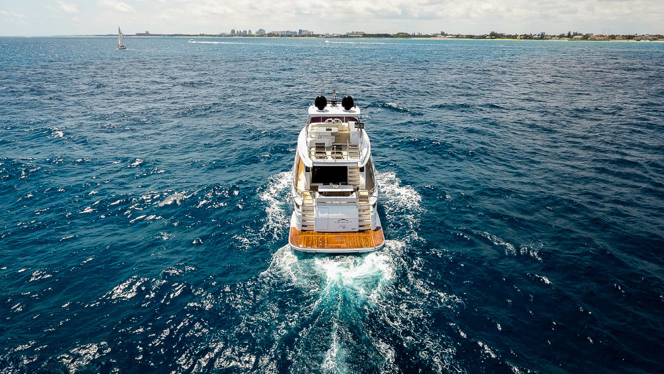 M/Y 2016 AZIMUT 76 MAGELLANO THE EQUITES Yacht #4