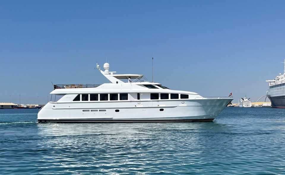 M/Y 1998 HATTERAS 92 Yacht #1