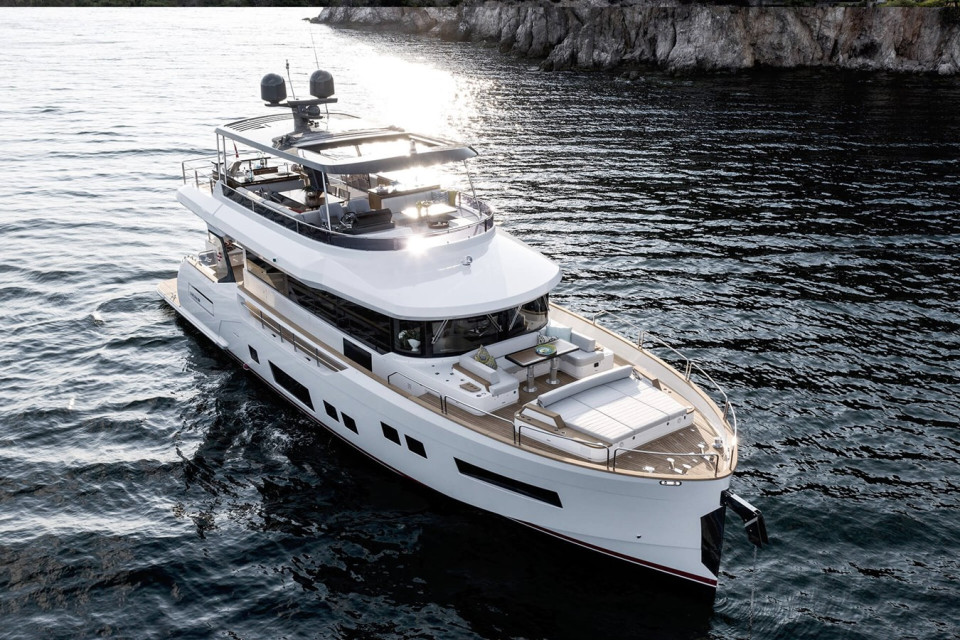 M/Y SIRENA 68 Yacht #5