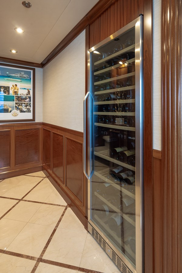 M/Y MISS STEPHANIE Yacht #8