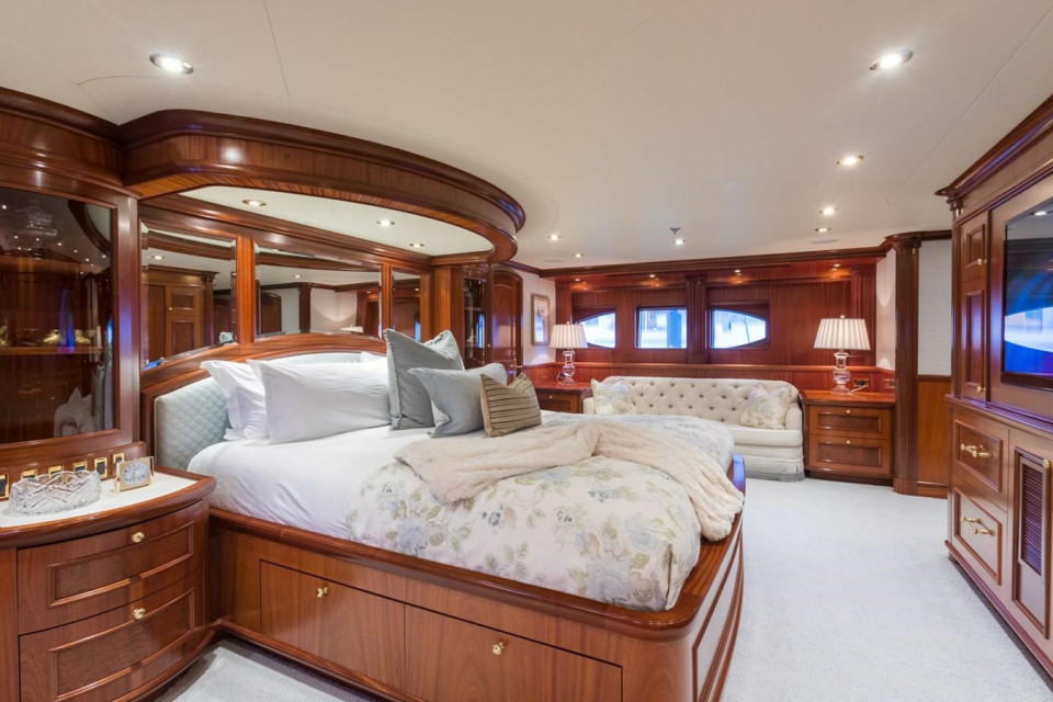 M/Y MISS STEPHANIE Yacht #15