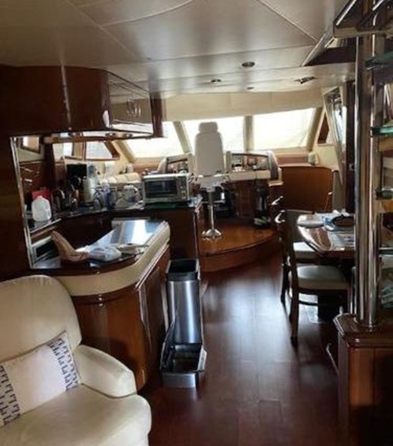 M/Y 2004 MARQUIS 65 Yacht #9