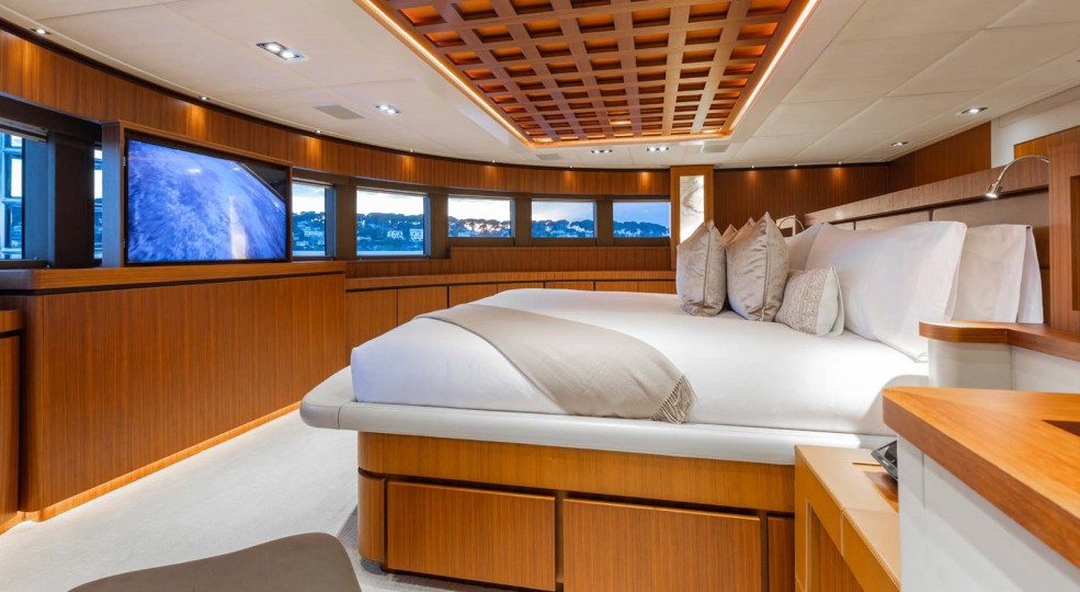 M/Y CHAMPAGNE SEAS Yacht #10