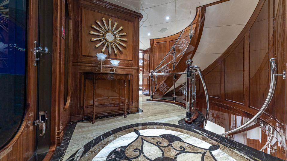 M/Y SILVER LINING Yacht #9