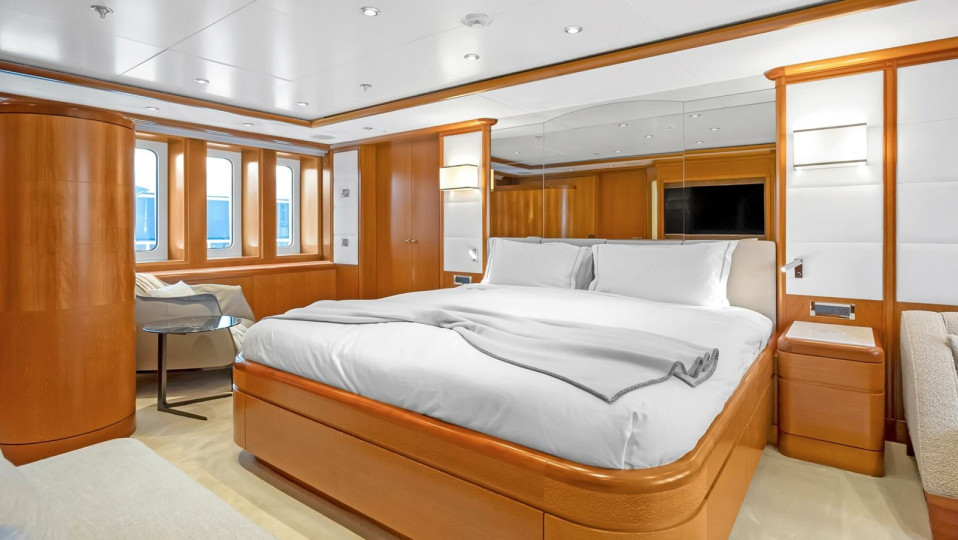 M/Y UNFORGETTABLE Yacht #4