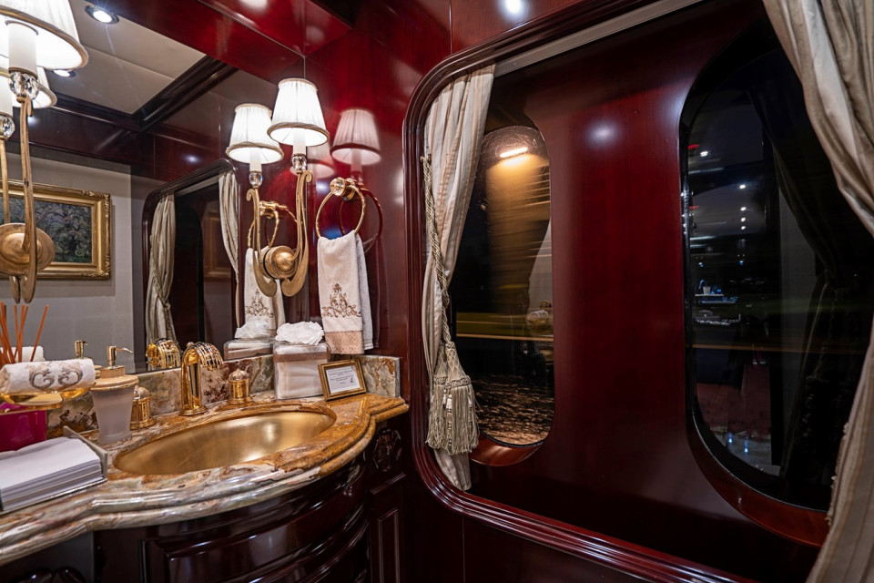 M/Y MISS CHRISTINE Yacht #9