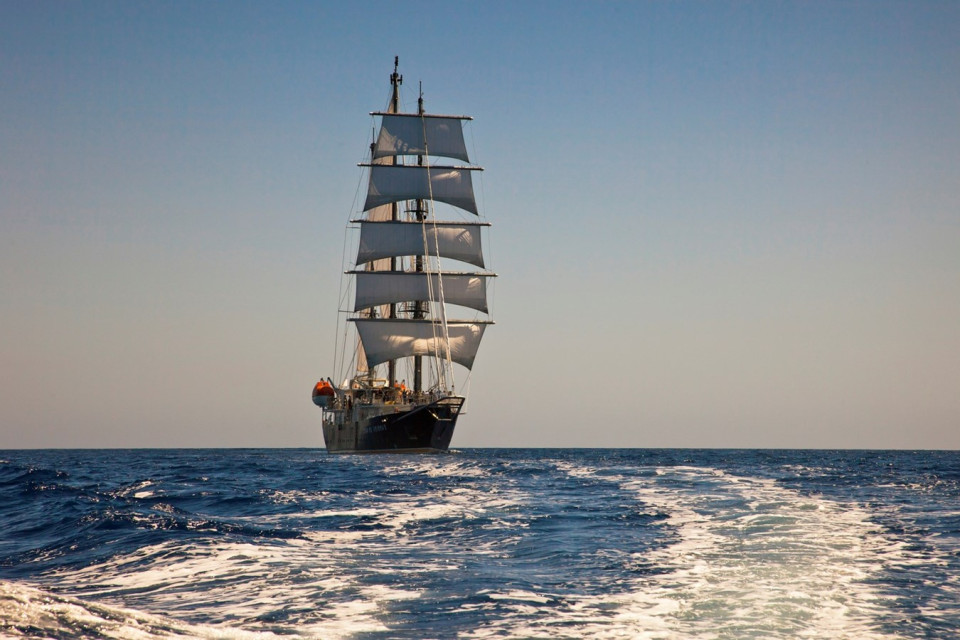 S/Y RUNNING ON WAVES Yacht #7