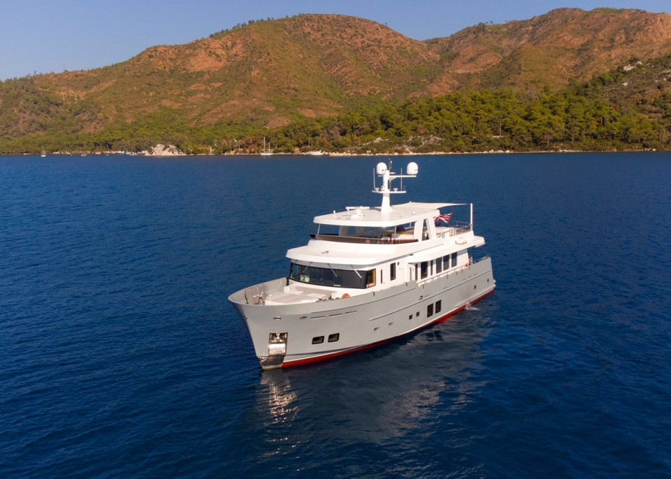 M/Y 85' SEMI DISPLACEMENT TRAWLER Yacht #2