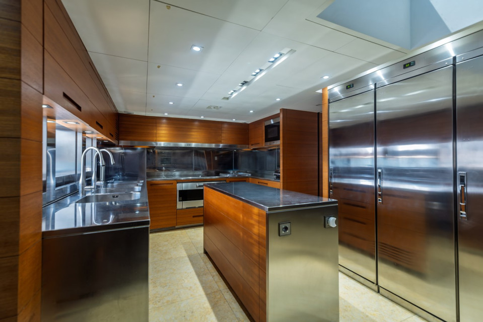 M/Y QUEEN BLUE Yacht #15