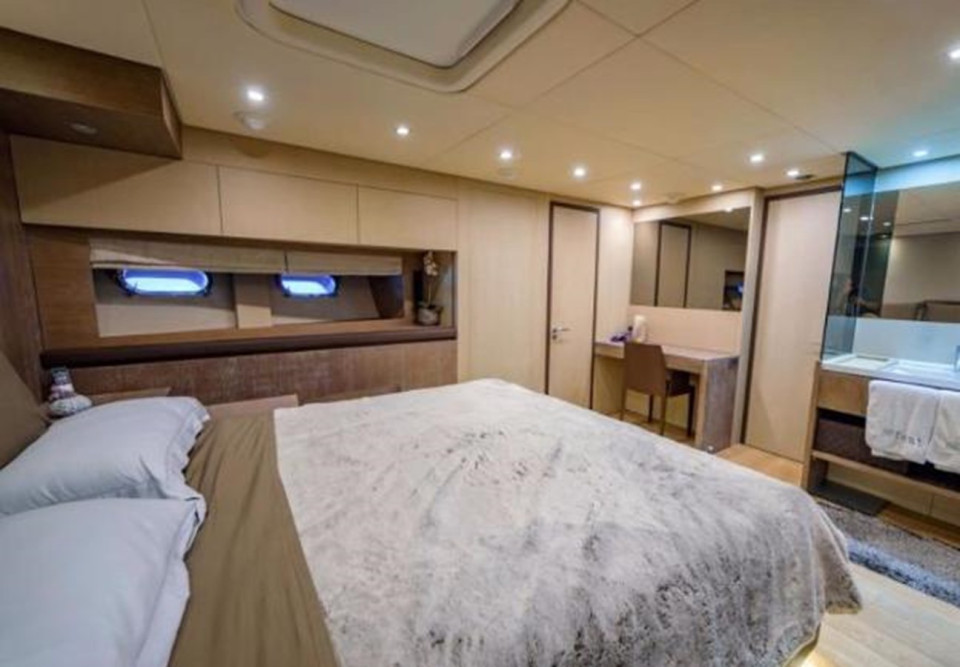 M/Y @LAST Yacht #13