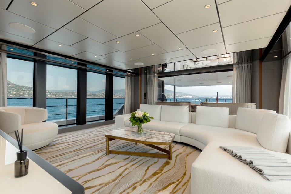 M/Y LADY DIA Yacht #15