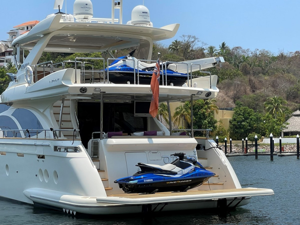 M/Y 2008 AZIMUT 75 FLY @ IXTAPA ZIHUATANEJO Yacht #4