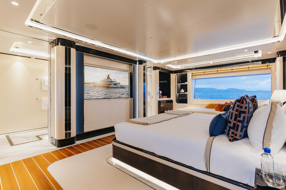 M/Y DAYBREAK Yacht #10