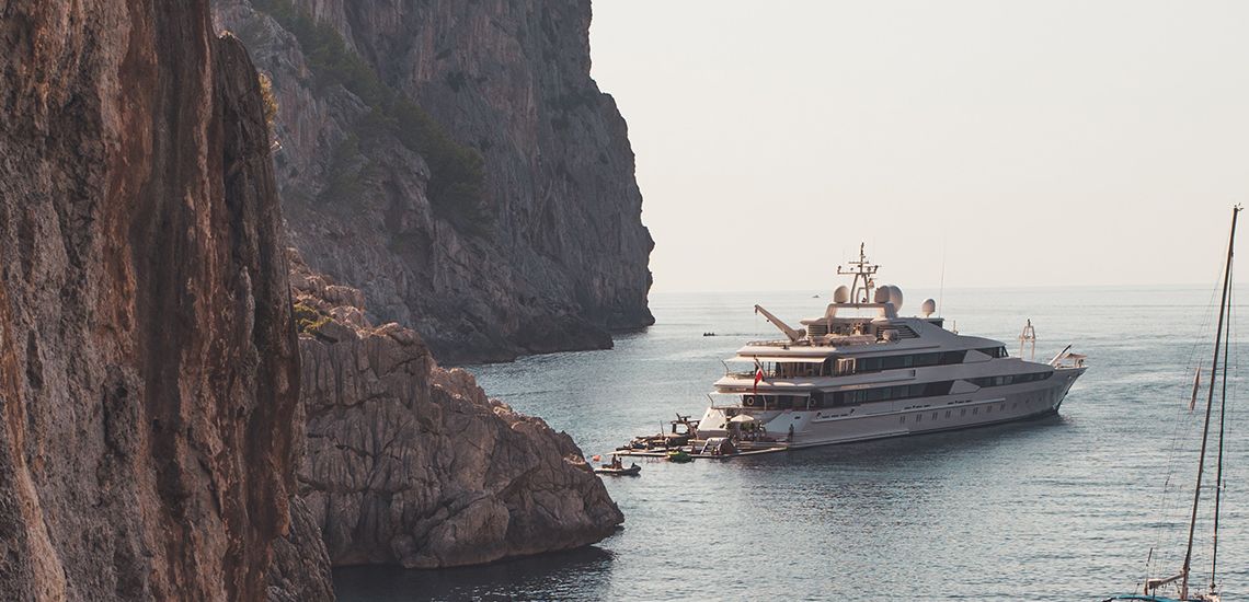 who owns superyacht radiant