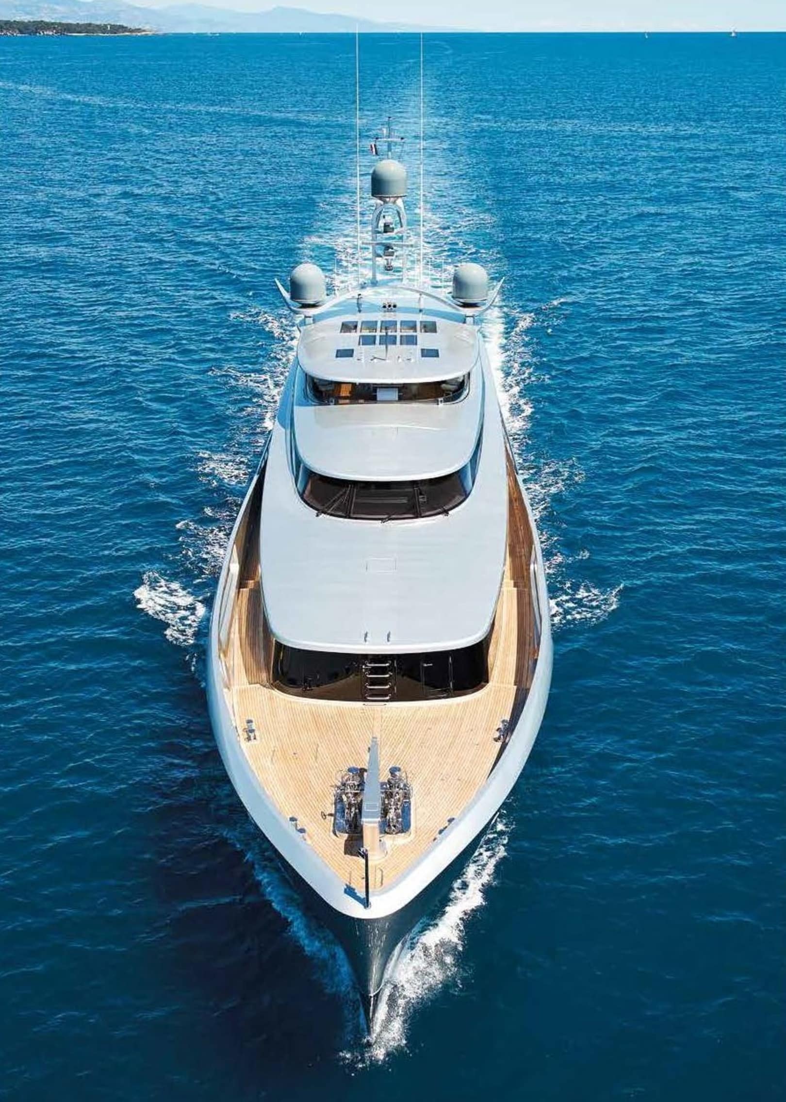 who owns the lady may yacht
