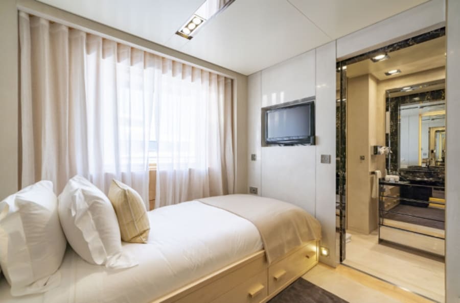 Моторная яхта LOON Yacht #30