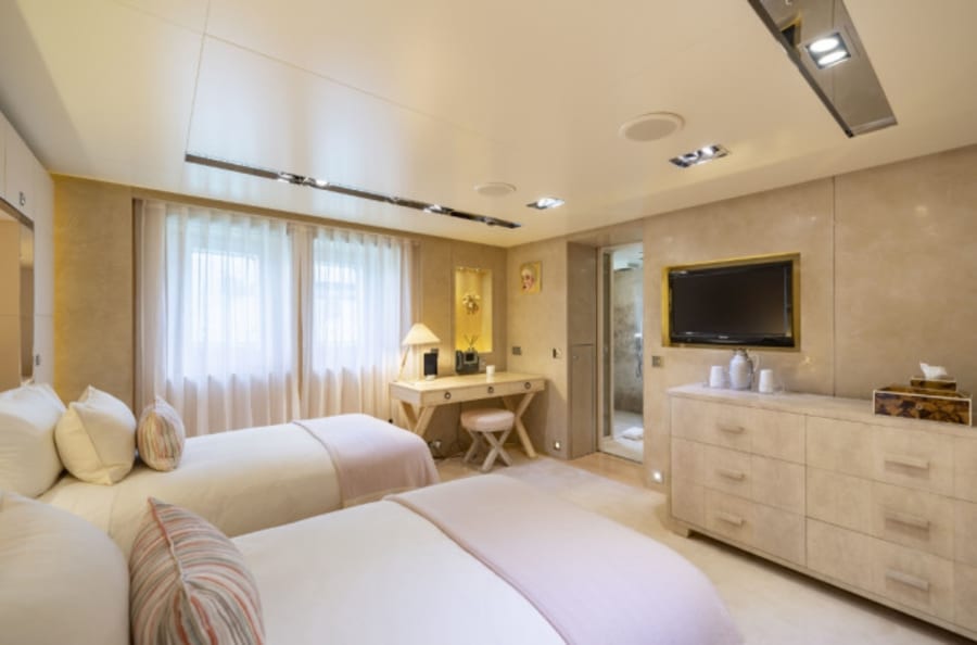 Моторная яхта LOON Yacht #25