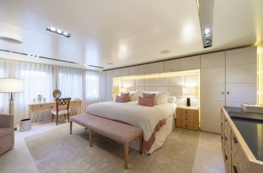 Моторная яхта LOON Yacht #18