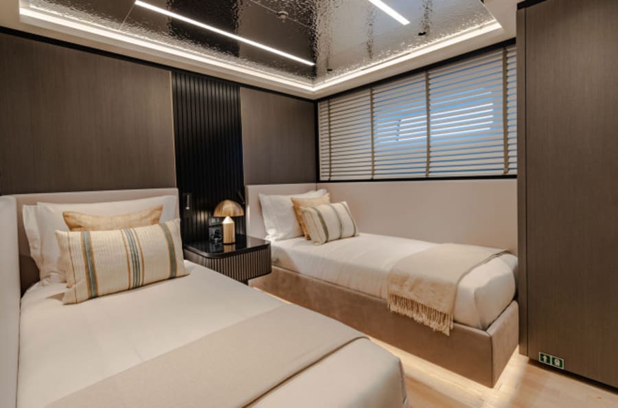 Моторная яхта LOEWE Yacht #32