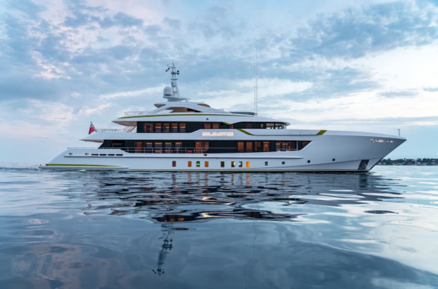 Моторная яхта Solemates Yacht #1