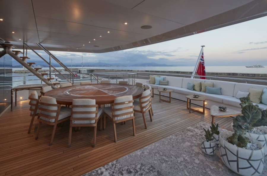 Моторная яхта Solemates Yacht #10