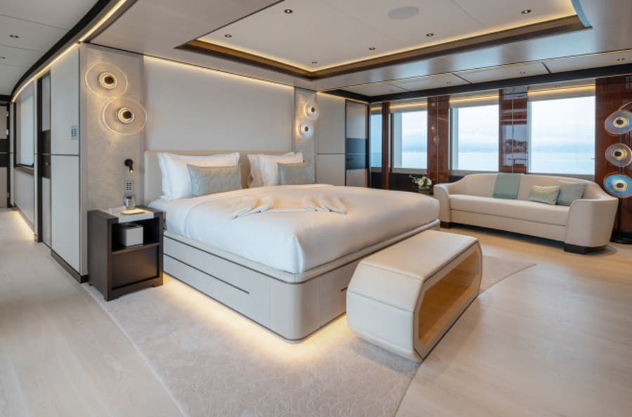 Моторная яхта Solemates Yacht #16