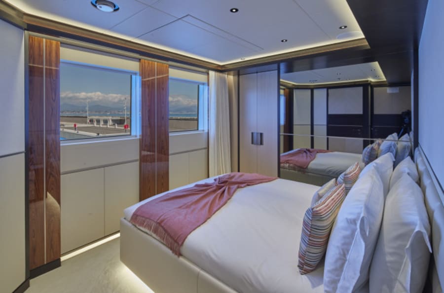 Моторная яхта Solemates Yacht #31