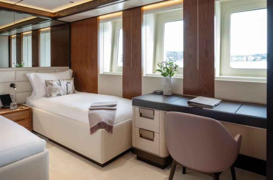 Моторная яхта Solemates Yacht #45